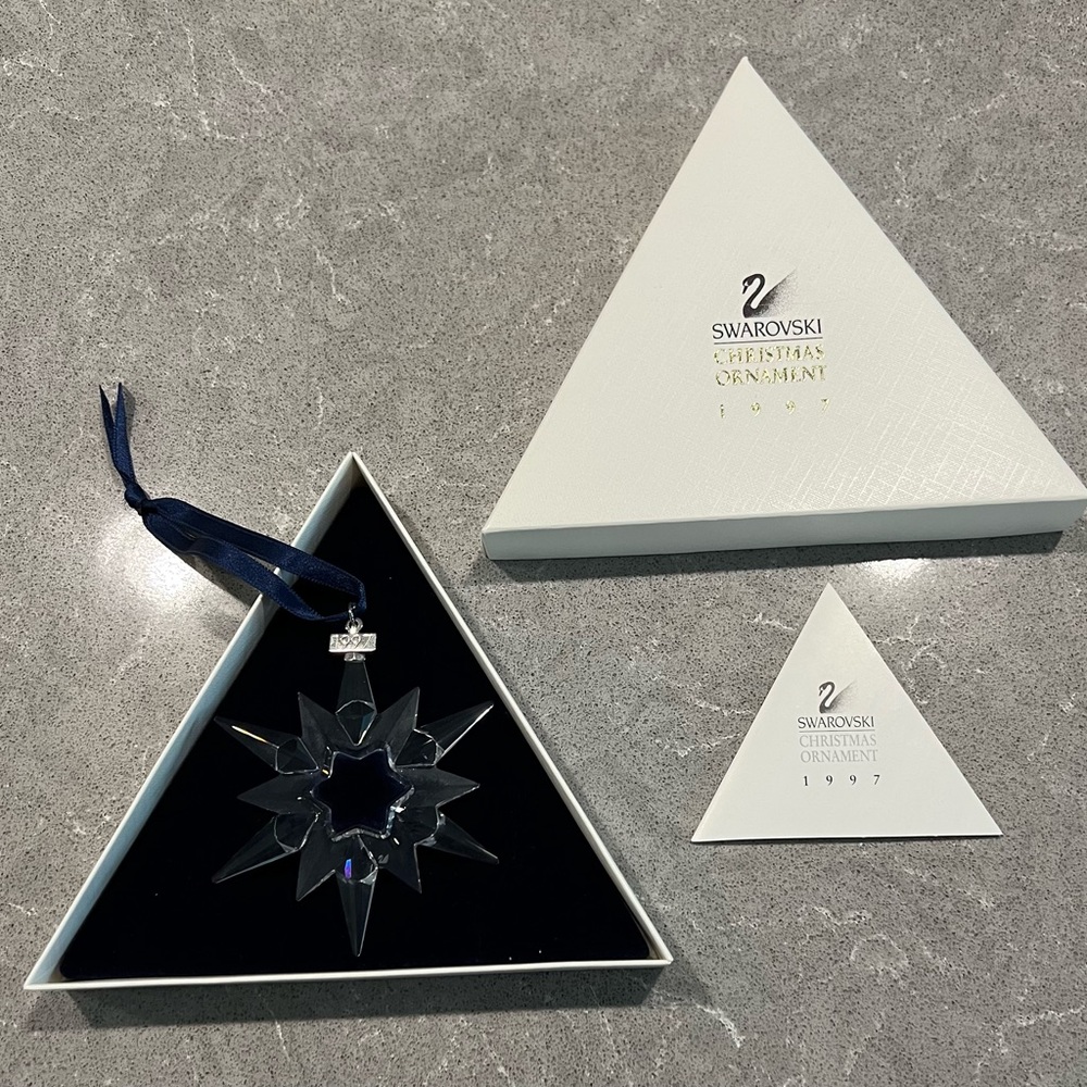Swarovski 1997 collectible annual holiday snowflake ornament. Perfect condition.
